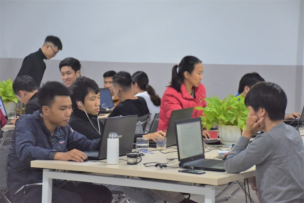 Sinh viên ngành CNTT ĐH Phú Xuân thực tập tại doanh nghiệp
