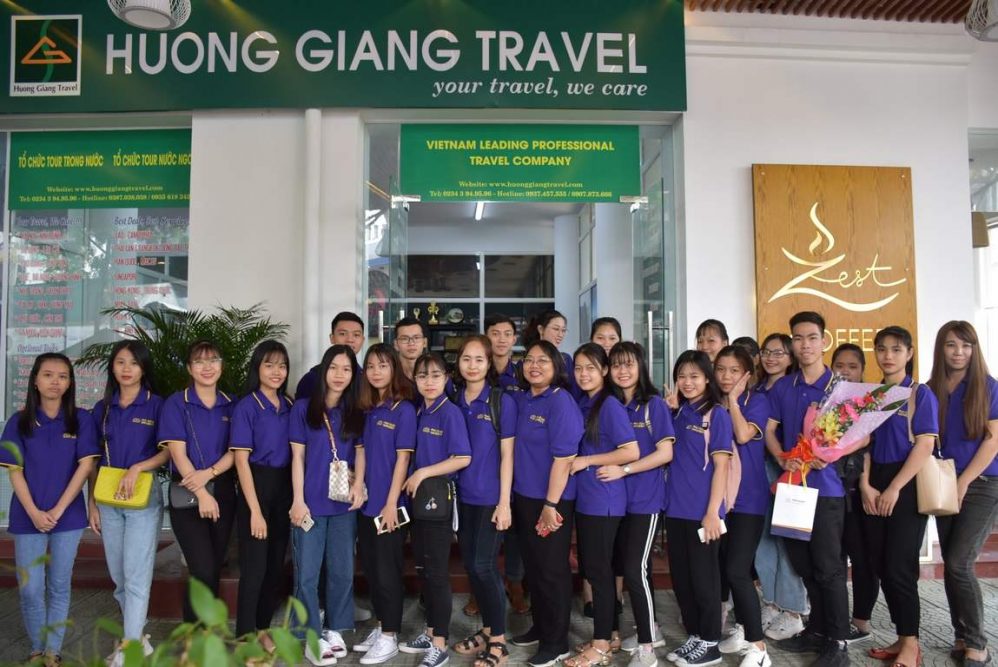 Sinh viên ngành du lịch thự tế Khách sạn M Thanh.JPG 2