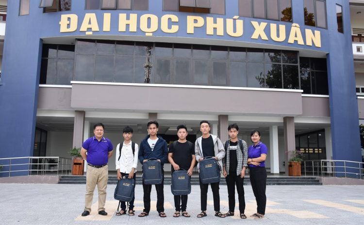  Trường Đại học Phú Xuân đón 5 tân sinh viên đầu tiên của ngành CNTT