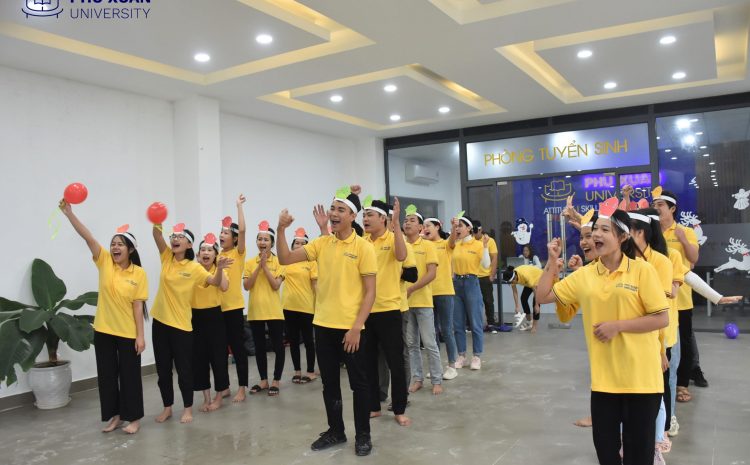  Đào tạo tổ chức Teambuilding tại Đại học Phú Xuân