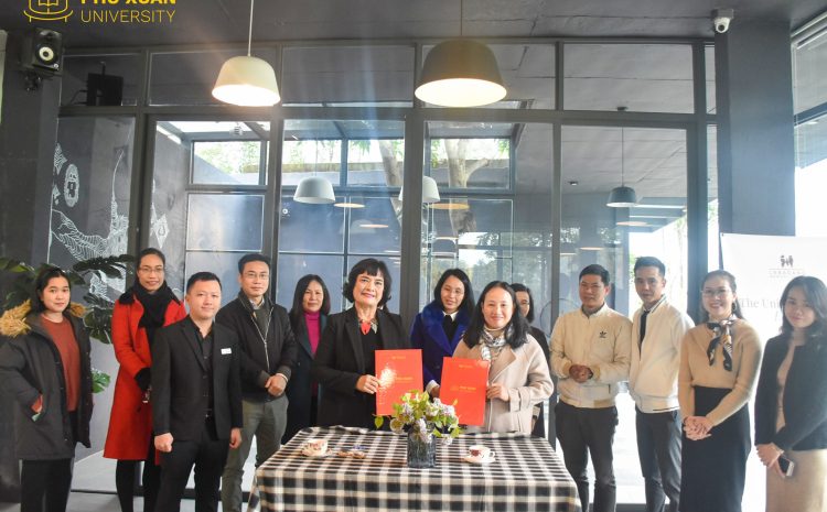  Đại học Phú Xuân kí kết hợp tác với Không gian Lưu niệm Lê Bá Đảng