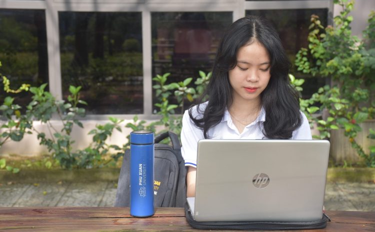  Đại học Phú Xuân tổ chức Thi học kì Online trong mùa dịch