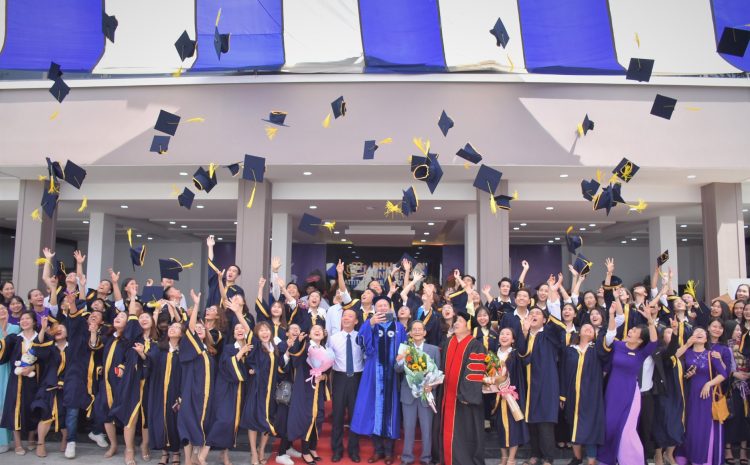  Trường Đại học Phú Xuân dành 10 tỷ đồng cấp nhiều học bổng tuyển sinh năm 2021.