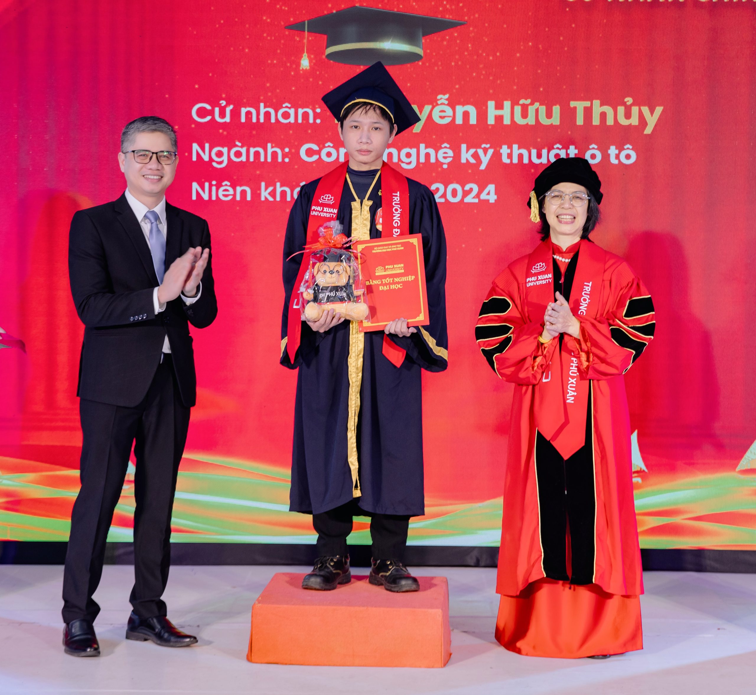 Học đại học tại trường Đại học Phú Xuân phát triển bền vững nghề nghiệp