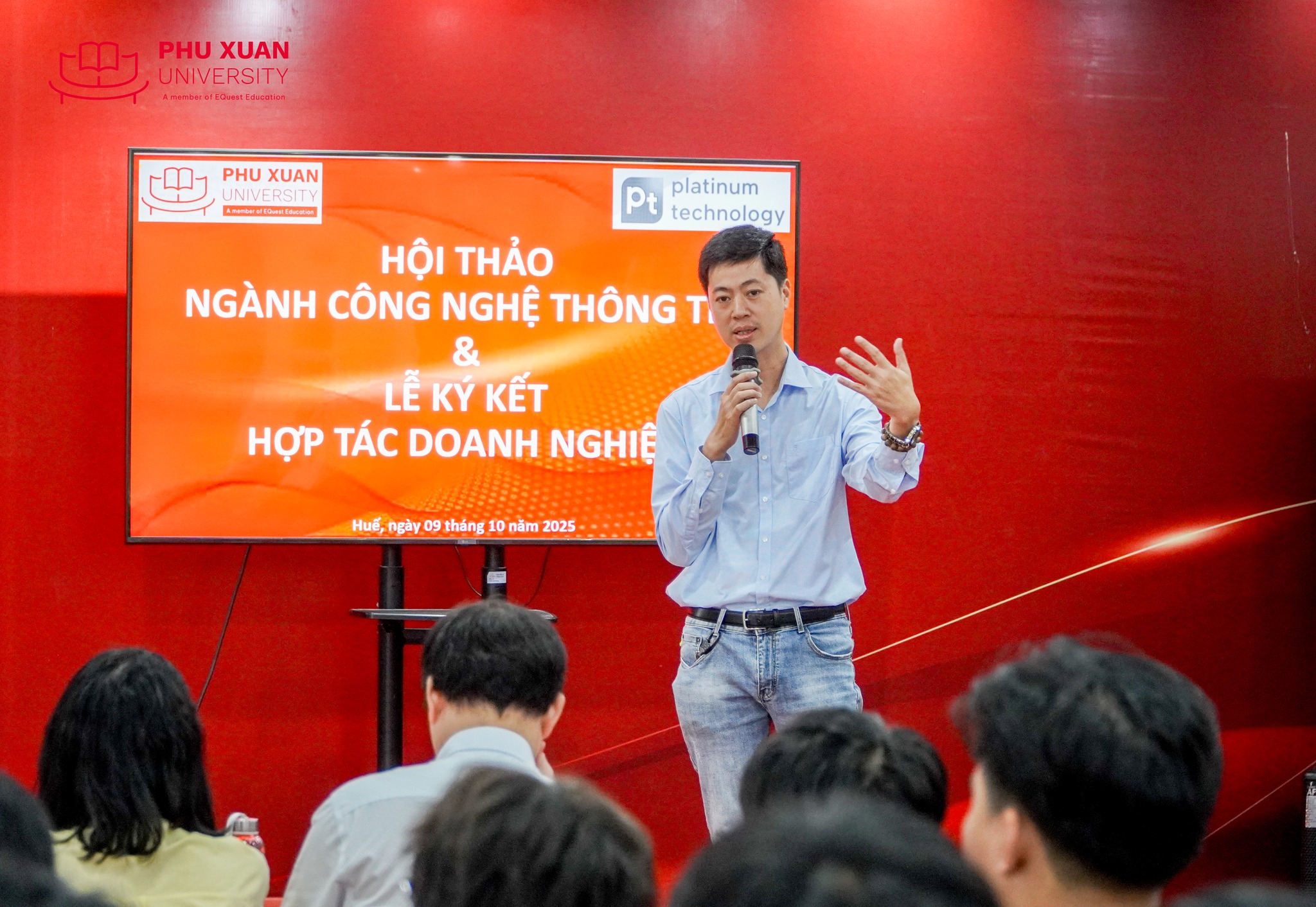 Trường Đại học Phú Xuân là môi trường đại học liên kết doanh nghiệp giúp sinh viên có nhiều cơ hội trải nghiệm thực tế