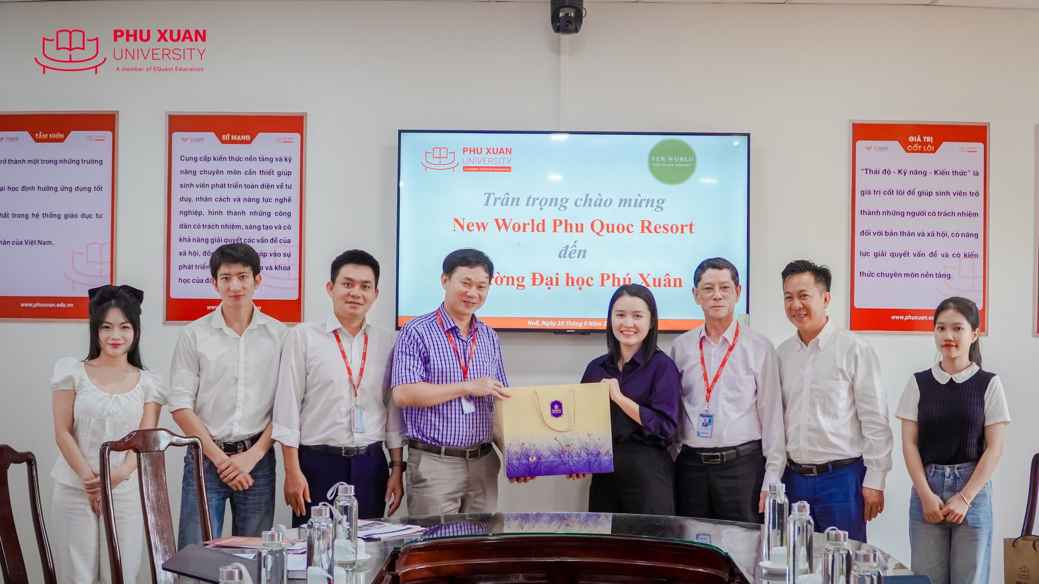 Sinh viên Phú Xuân luôn nhận được lời mời từ các doanh nghiệp nhờ chất lượng đào tạo của nhà trường